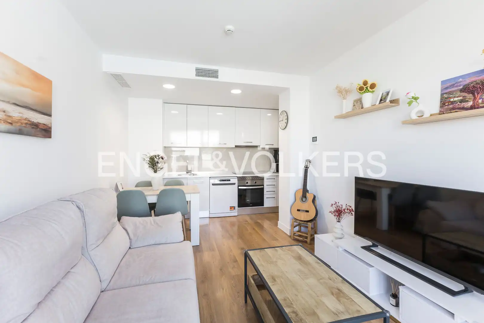 Living room of Flat for rent in San Sebastián de los Reyes  with Air Conditioner, Heating and Terrace