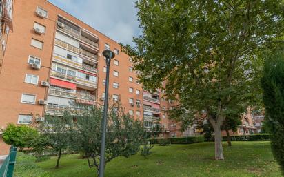 Vista exterior de Pis en venda en Móstoles amb Aire condicionat, Terrassa i Balcó