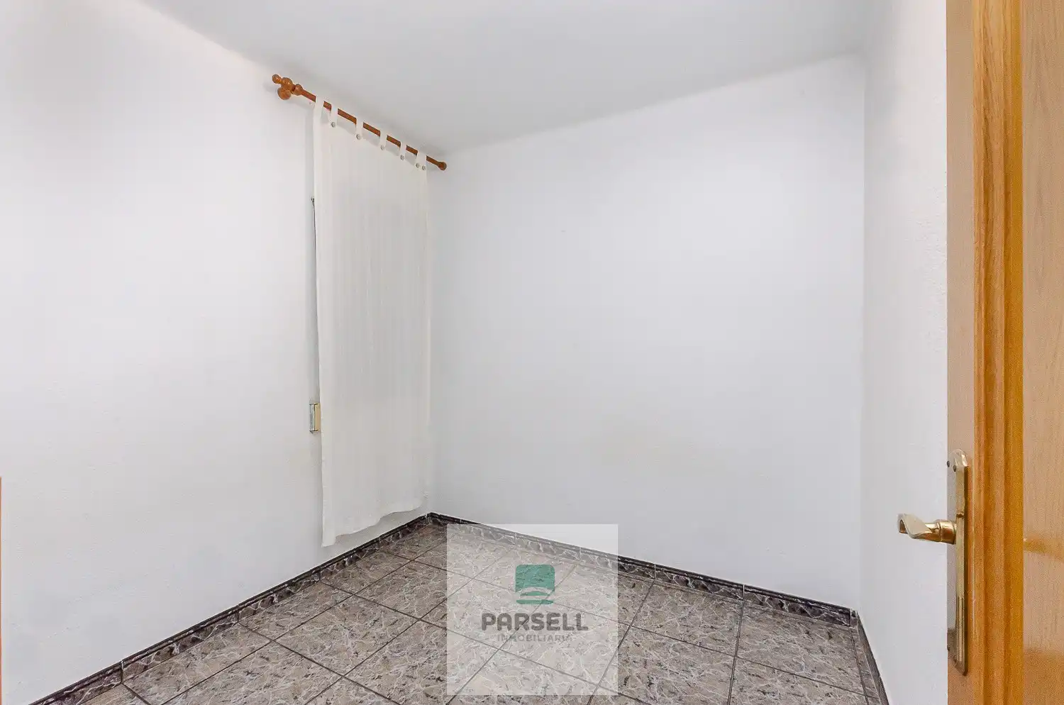 Habitación de Piso en venta en Badalona con Horno