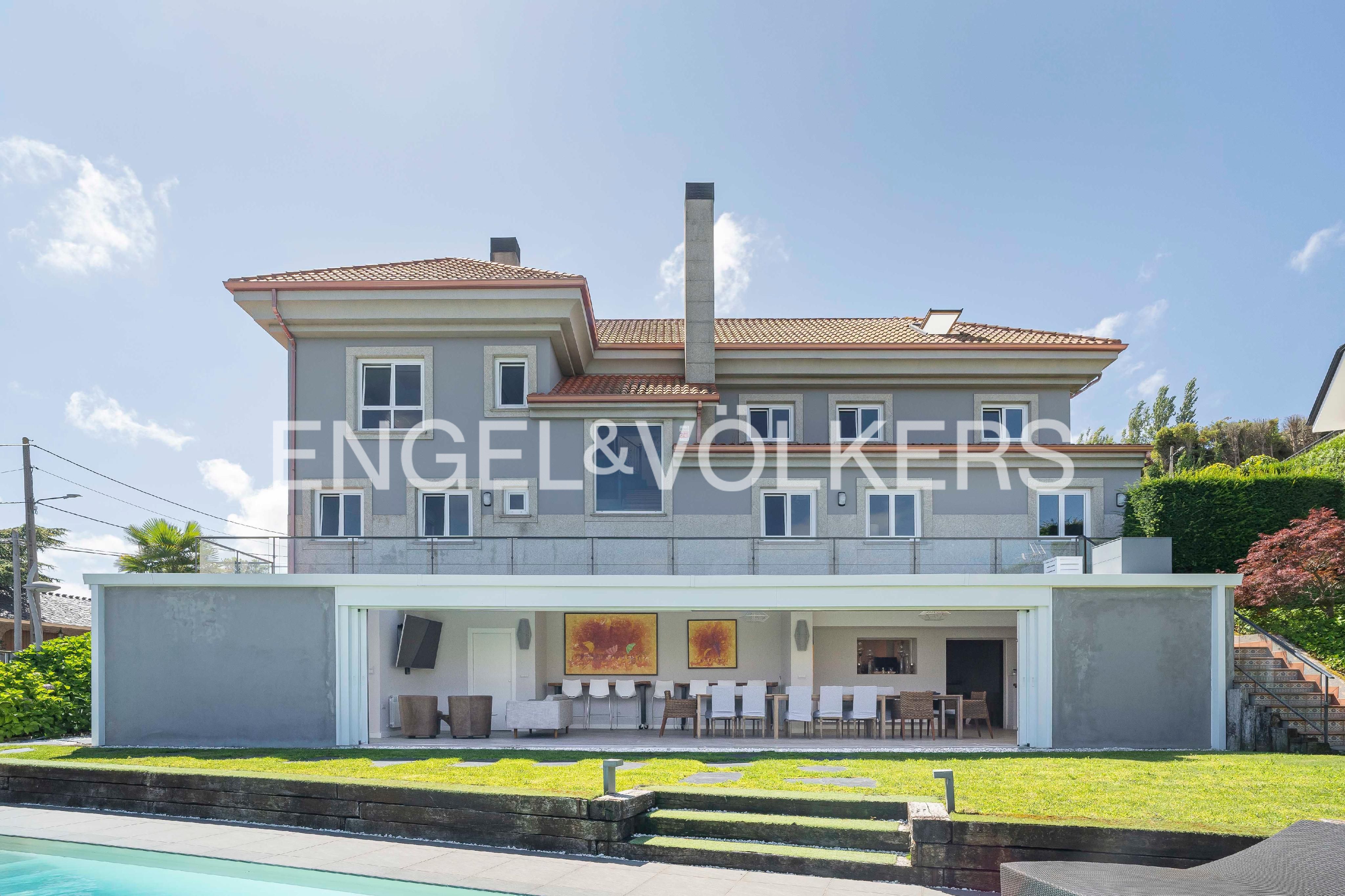 Exterior view of House or chalet for sale in A Coruña Capital   with Heating, Private garden and Storage room