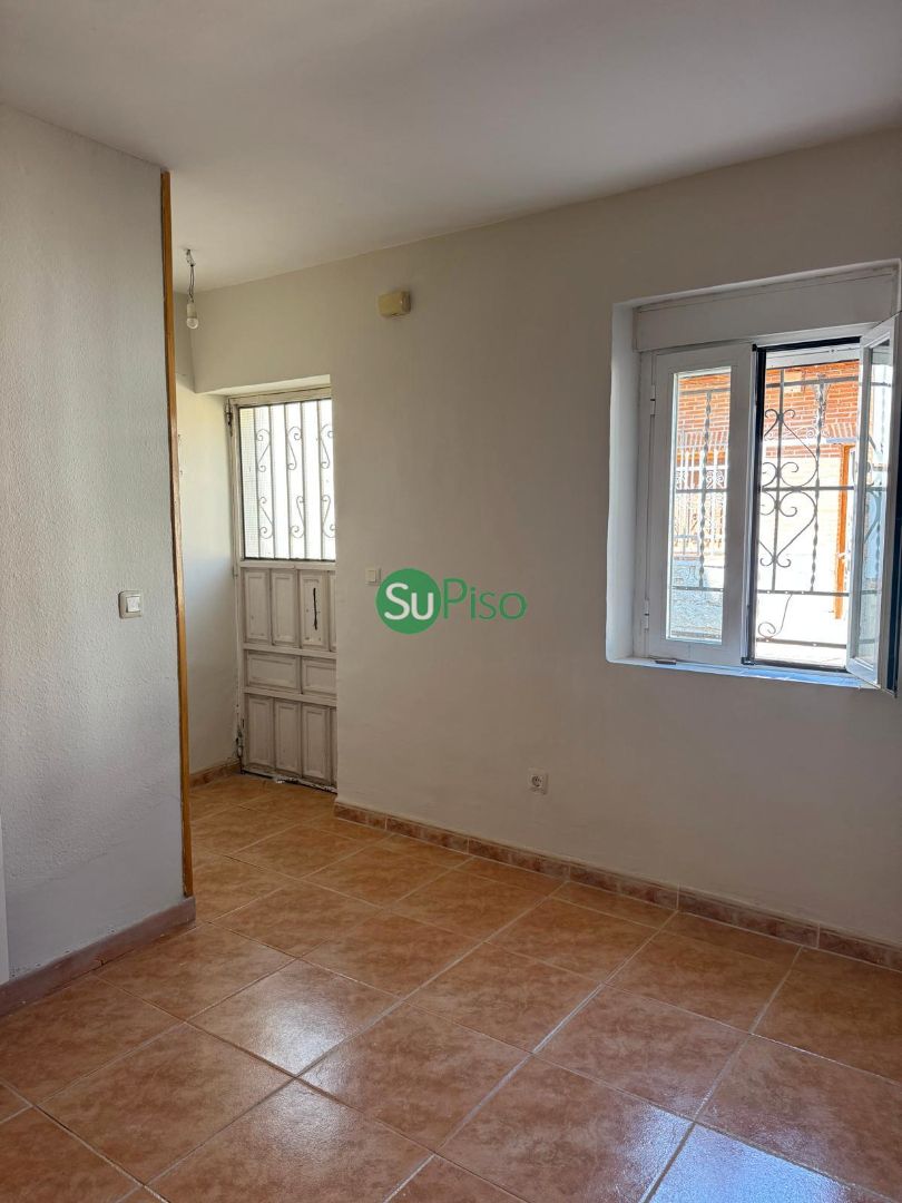 Bedroom of House or chalet for sale in Cedillo del Condado  with Heating, Private garden and Furnished