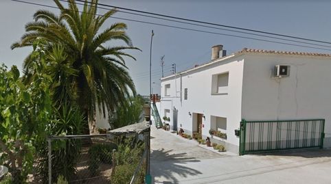 Casa en venta, 6 habitaciones y dos baños, con parcela de 4130 m2