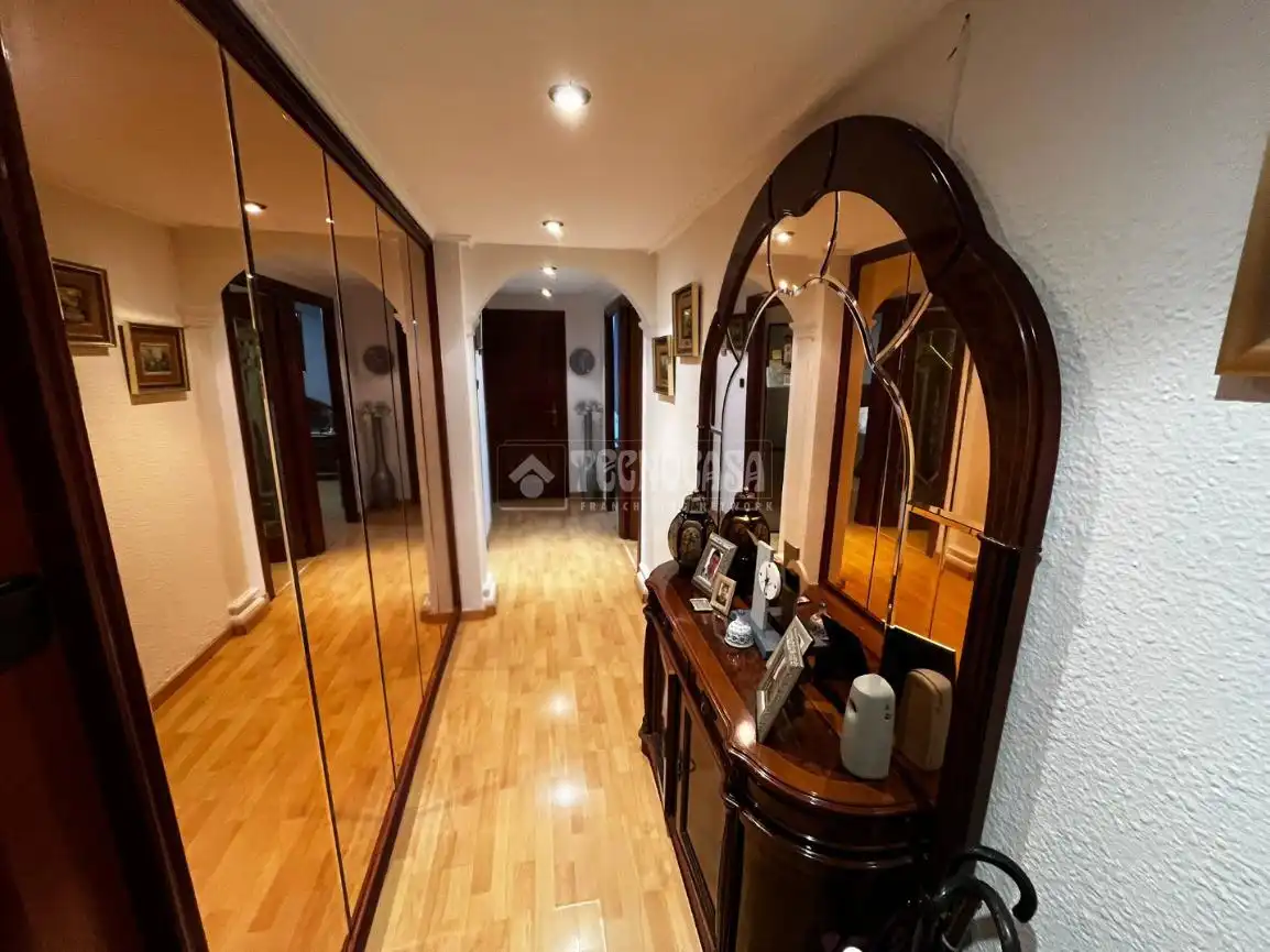 Flat for sale in C. de María Moliner, Barrio de San José