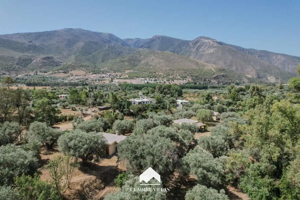 Casa rústica amb jardí en venda a Órgiva