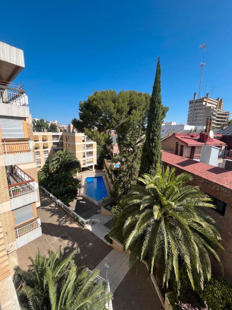 Vista exterior de Pis de lloguer en  Zaragoza Capital amb Aire condicionat, Calefacció i Parquet