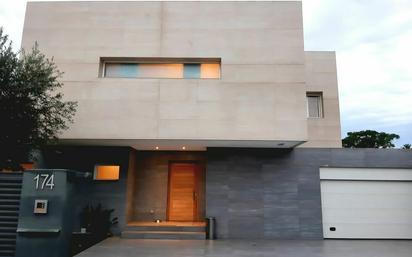 Exterior view of House or chalet for sale in Empuriabrava  with Air Conditioner, Terrace and Swimming Pool