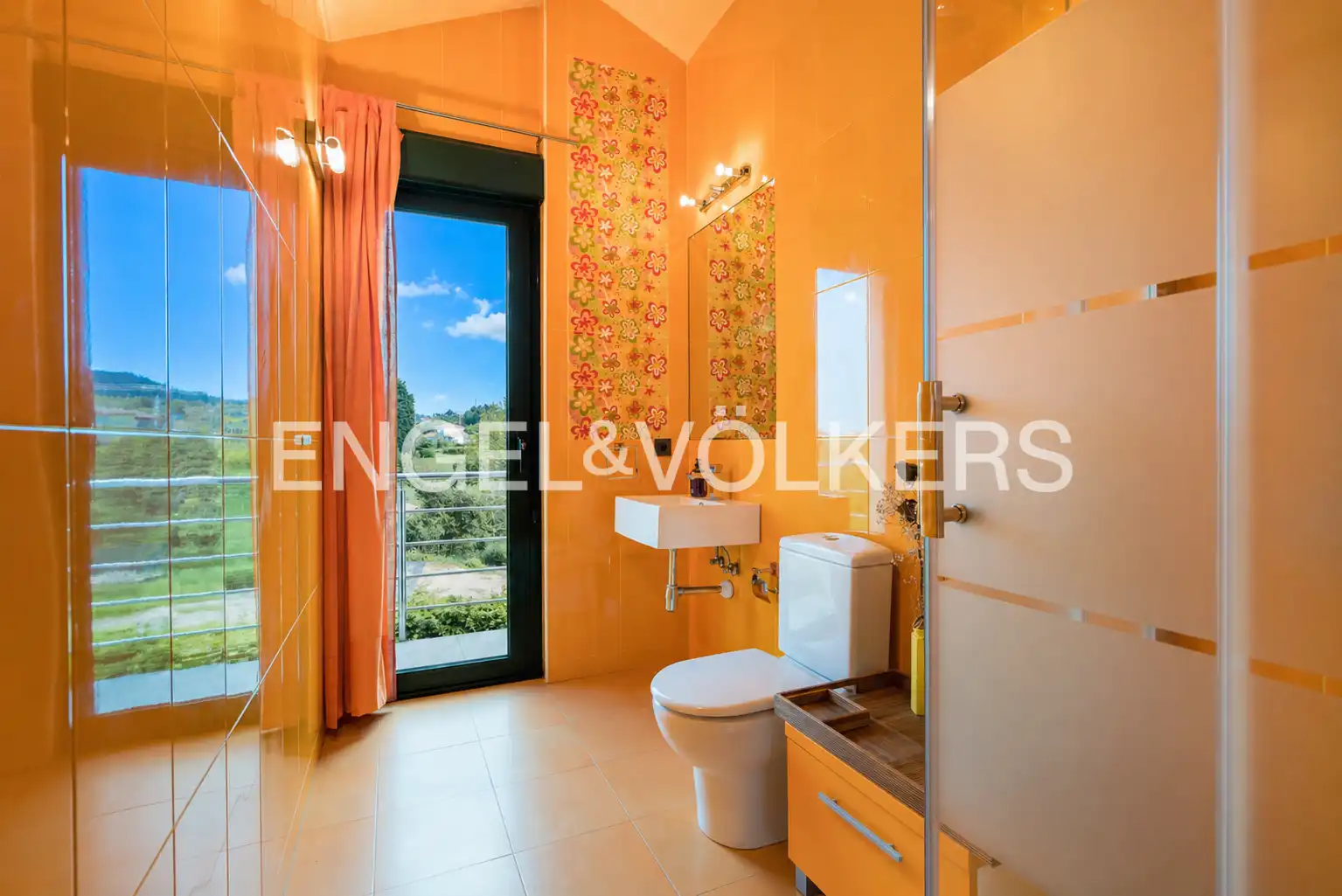 Bathroom of Houses for sale in Cudillero  with Heating, Private garden and Terrace