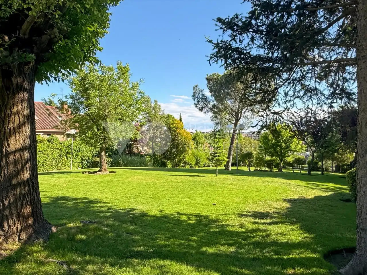 Jardín de Casa adosada en venta en Majadahonda con Aire acondicionado, Calefacción y Jardín privado