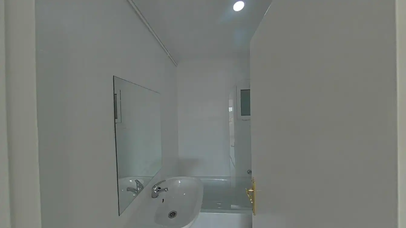 Bathroom of Flat for sale in Sabadell  with Heating