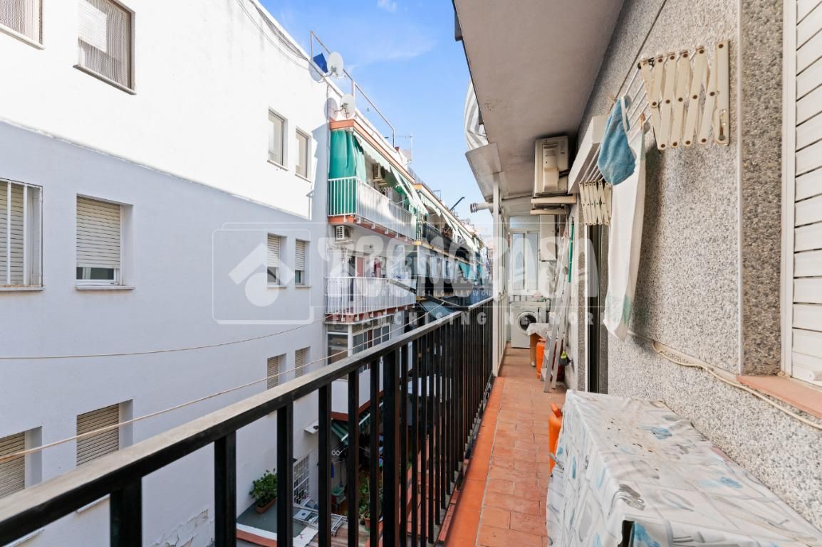 Exterior view of Flat for sale in Sant Joan Despí  with Air Conditioner and Balcony
