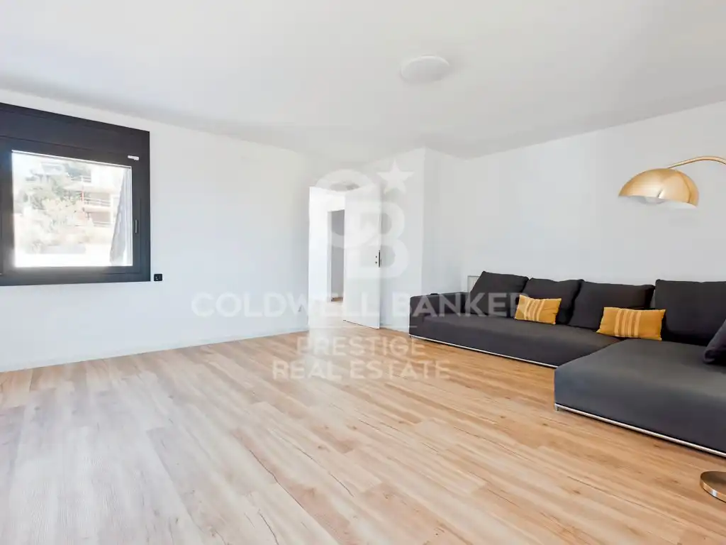 Living room of Houses for sale in Esplugues de Llobregat