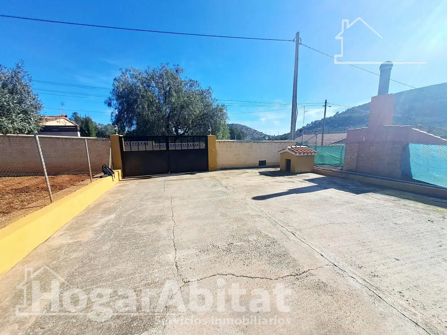 Aparcament de Casa o xalet en venda en L'Alcora amb Calefacció, Jardí privat i Terrassa