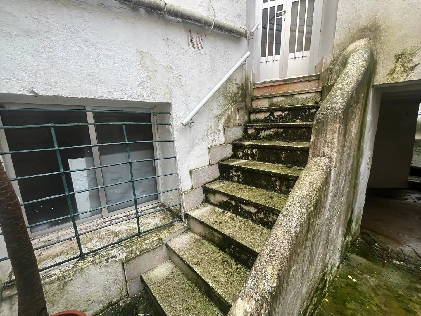 Vista exterior de Edifici en venda en Cáceres