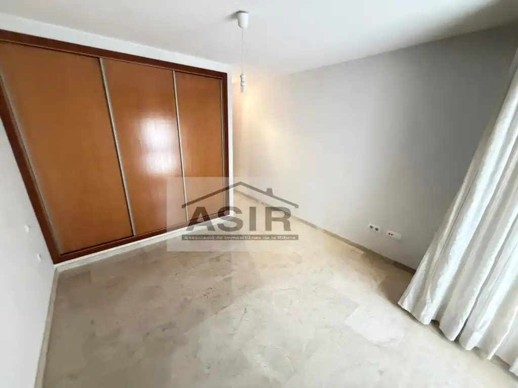 Wohnung zur Miete in Calle Cardenal Vera, Sants Patrons