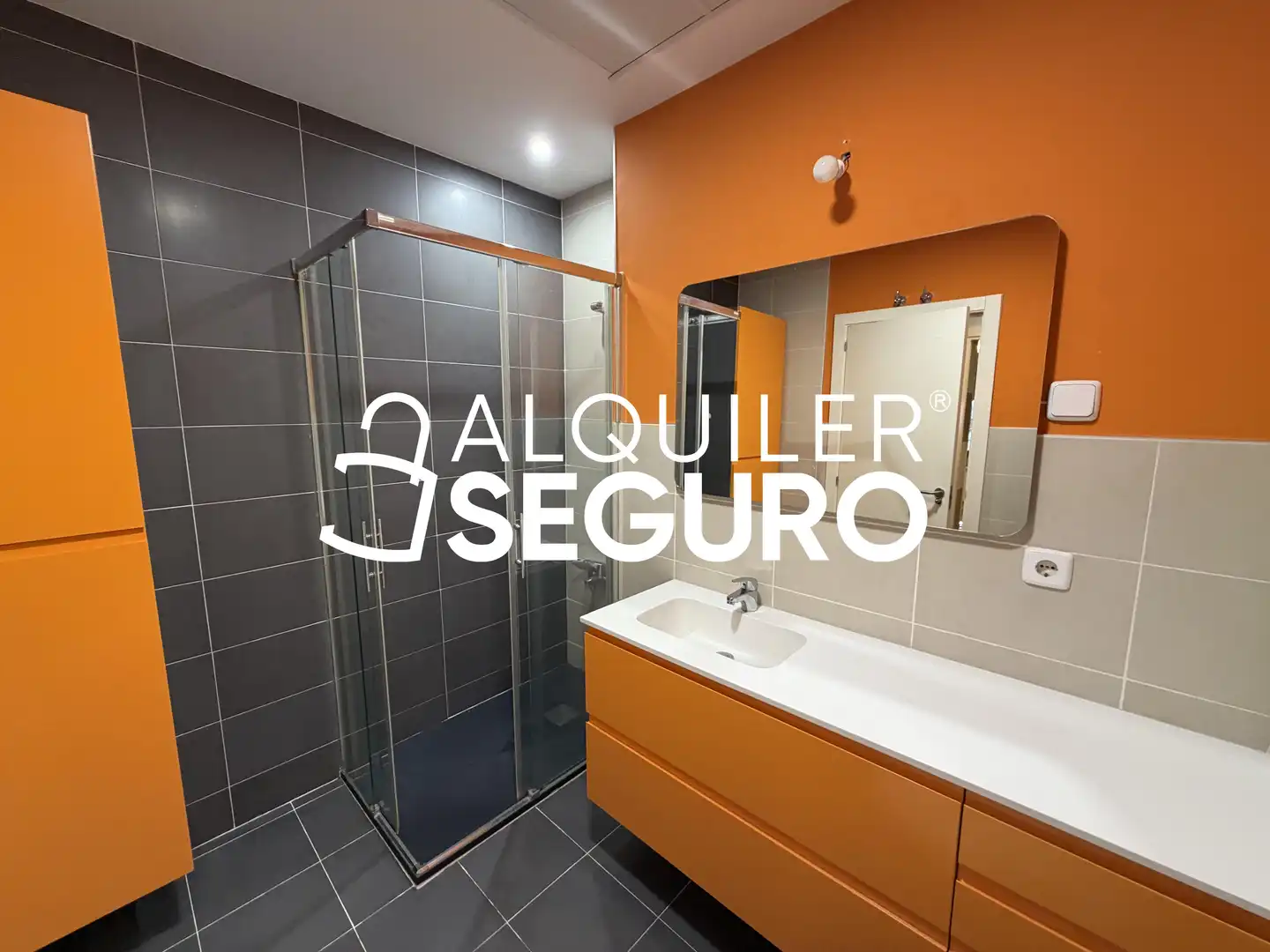 Bany de Pis de lloguer en Getafe amb Aire condicionat, Calefacció i Traster