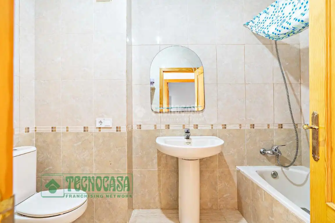 Bathroom of Flat for sale in Vícar  with Air Conditioner, Heating and Private garden