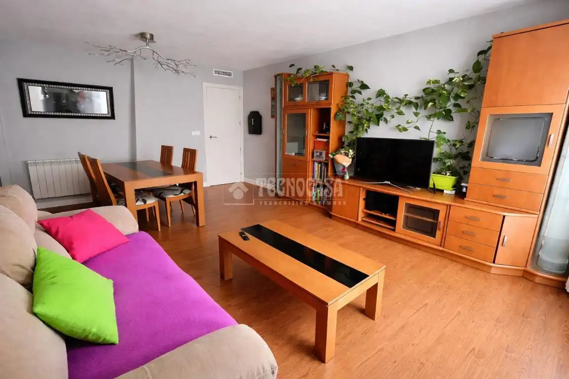 Sala de estar de Piso en venta en Illescas con Aire acondicionado, Calefacción y Piscina comunitaria