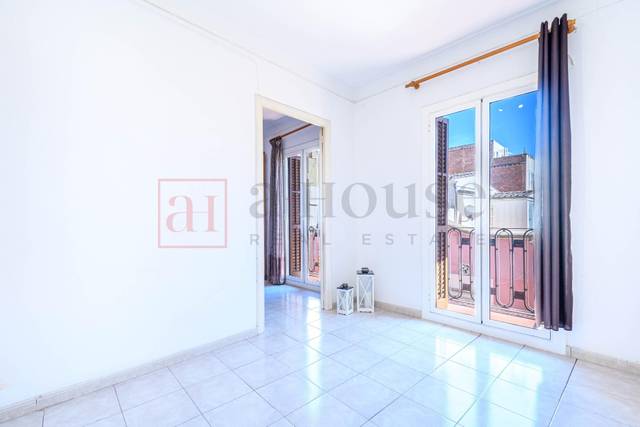 Piso en Venta en Calle PERILL en Vila de Gràcia