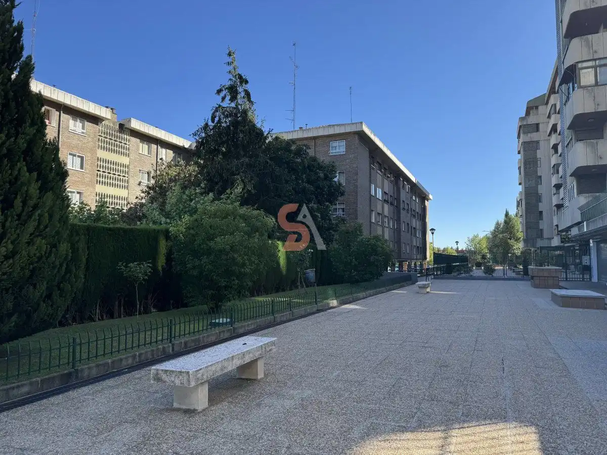 Vista exterior de Pis en venda en Valladolid amb Aire condicionat, Calefacció i Terrassa
