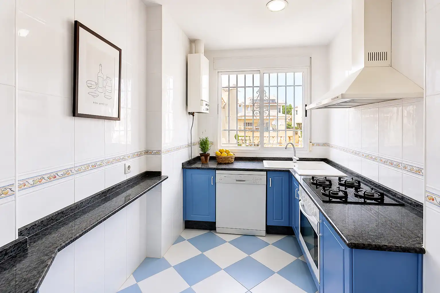 Cocina de Casa adosada en venta en Navajas con Aire acondicionado, Calefacción y Jardín privado
