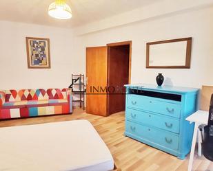 Bedroom of Flat to rent in Pontevedra Capital 