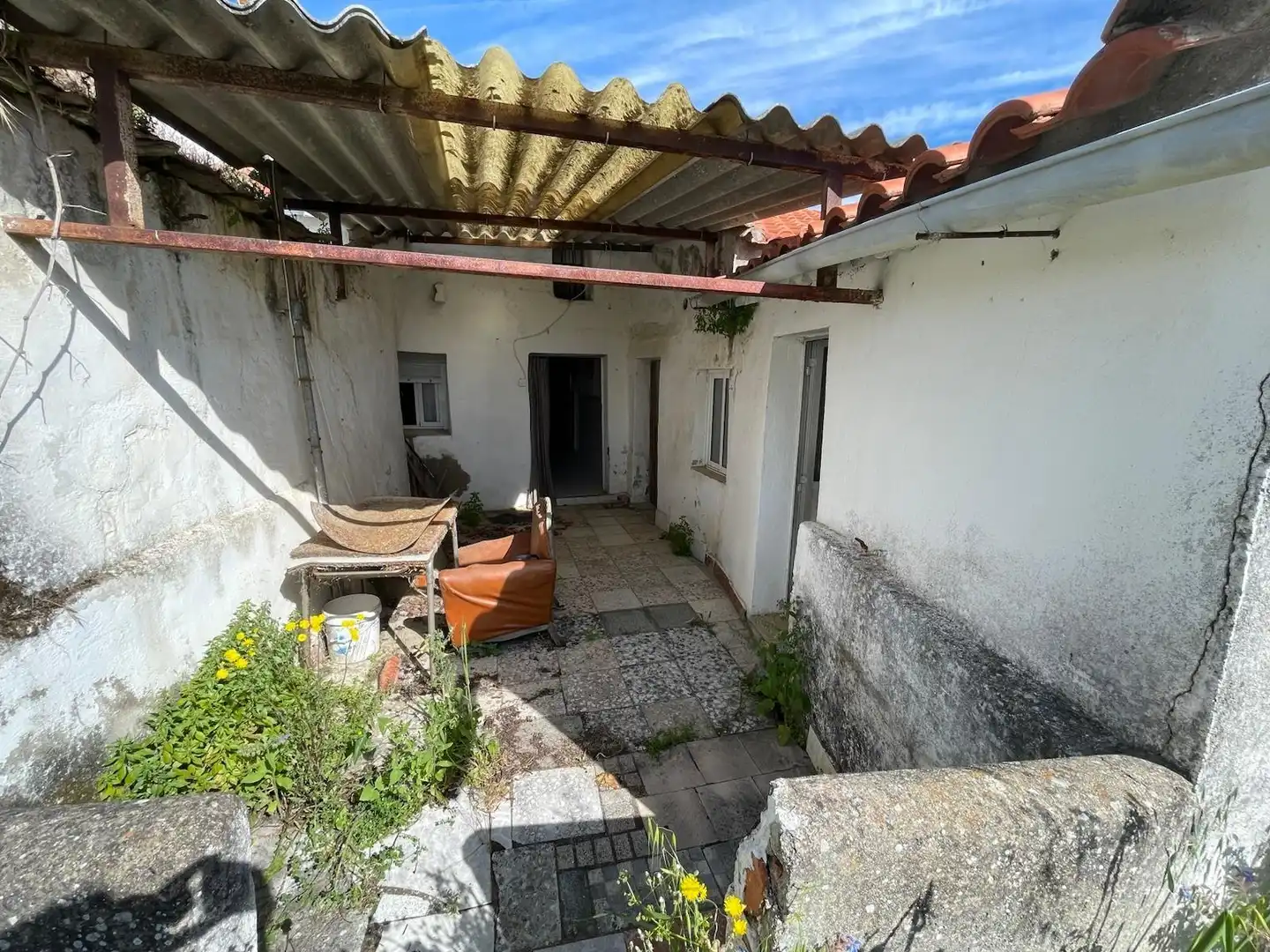 Vista exterior de Casa o xalet en venda en Hinojal amb Traster i Balcó