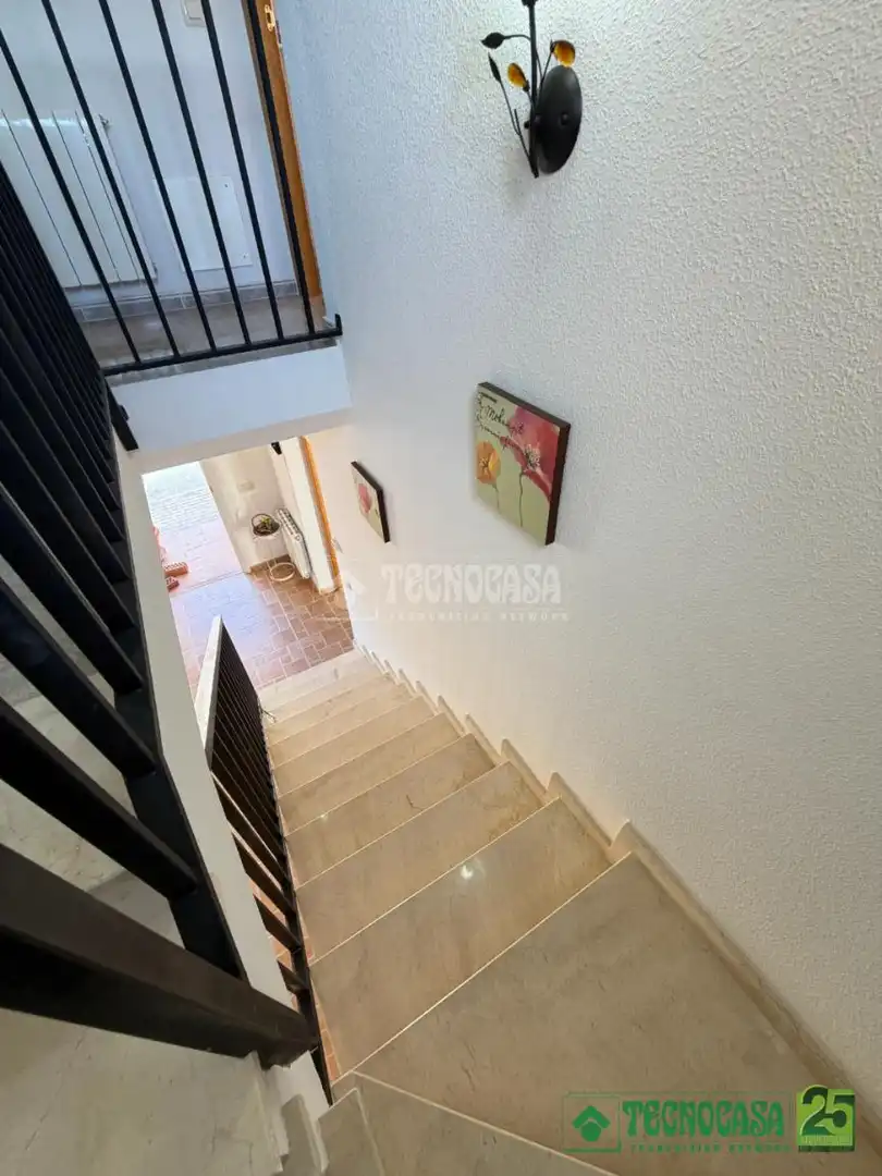 Casa adosada en venda en Barajas de Melo amb Calefacció, Moblat i Piscina comunitària
