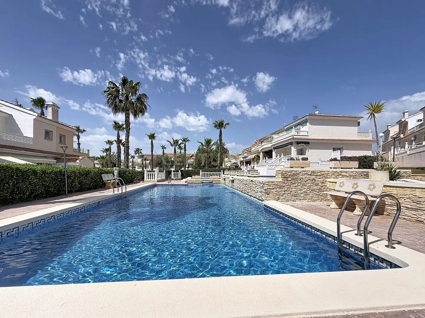 Piscina de Casa adosada en venda en Benijófar amb Aire condicionat i Piscina comunitària