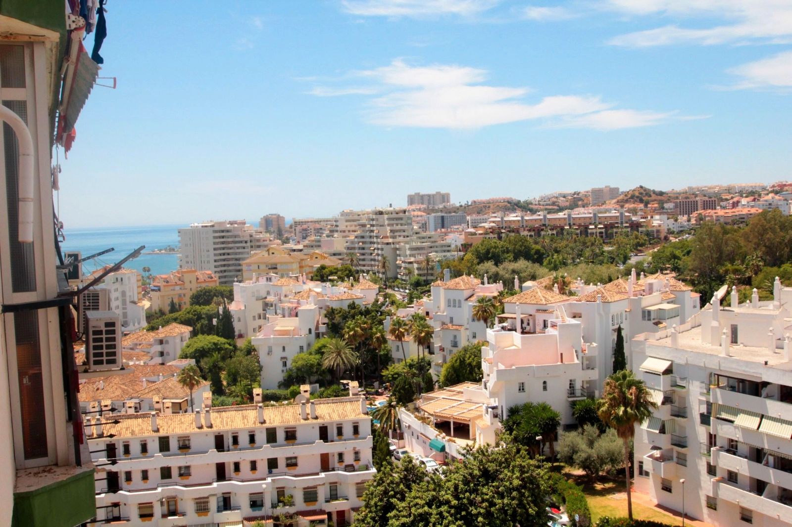 Vista exterior de Estudi en venda en Benalmádena amb Aire condicionat, Terrassa i Moblat