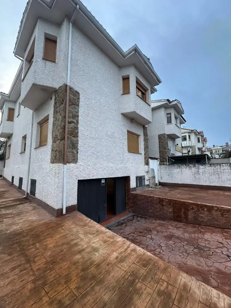 Exterior view of Houses for sale in Brunete  with Heating and Terrace