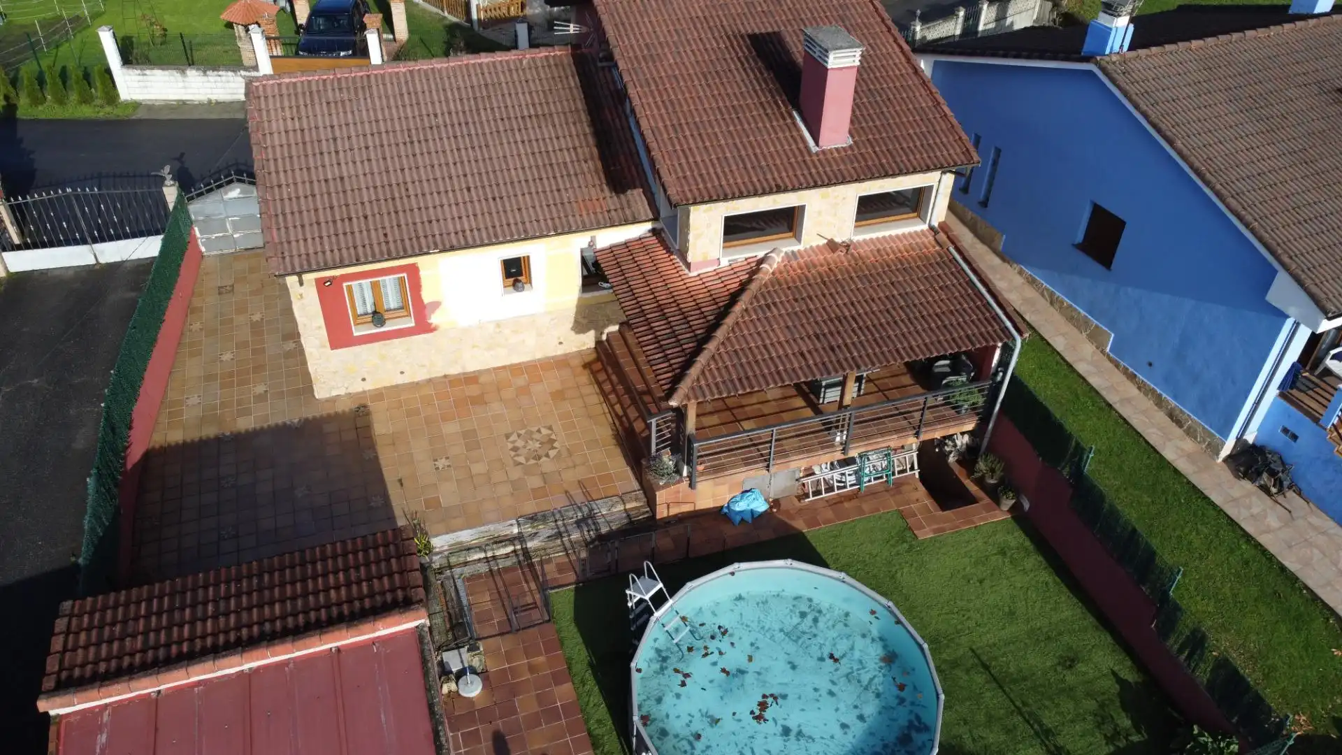 Piscina de Casa o xalet en venda en Langreo amb Calefacció, Jardí privat i Terrassa