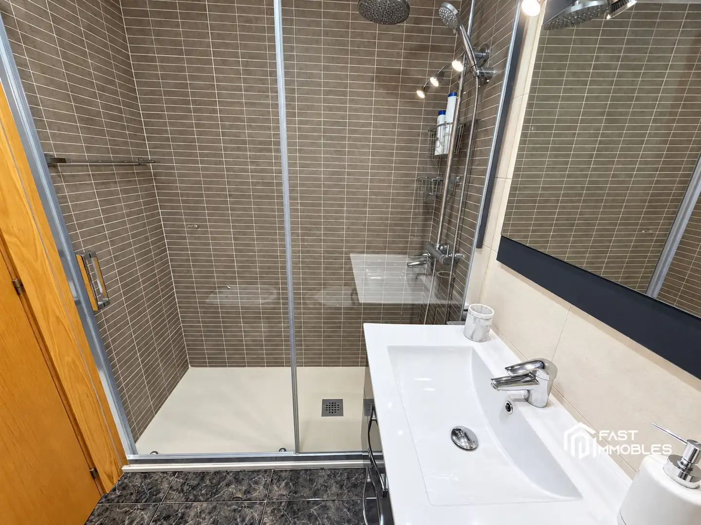 Bathroom of Detached homes for sale in Ponent