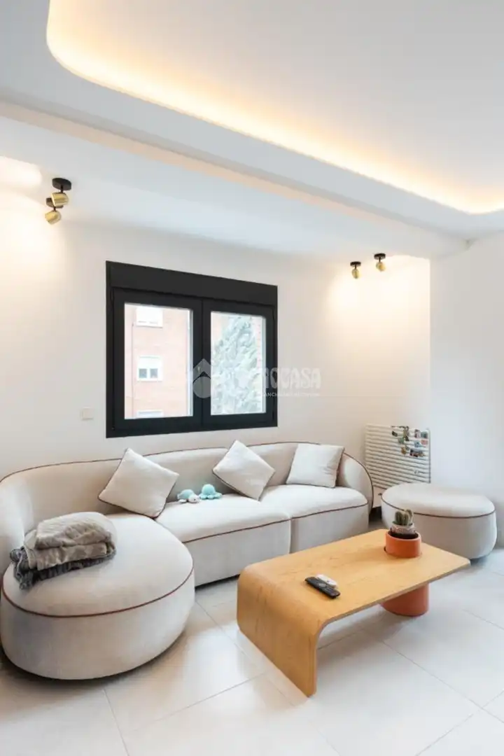 Living room of Flat for sale in Madrid  with Heating and Parquet flooring