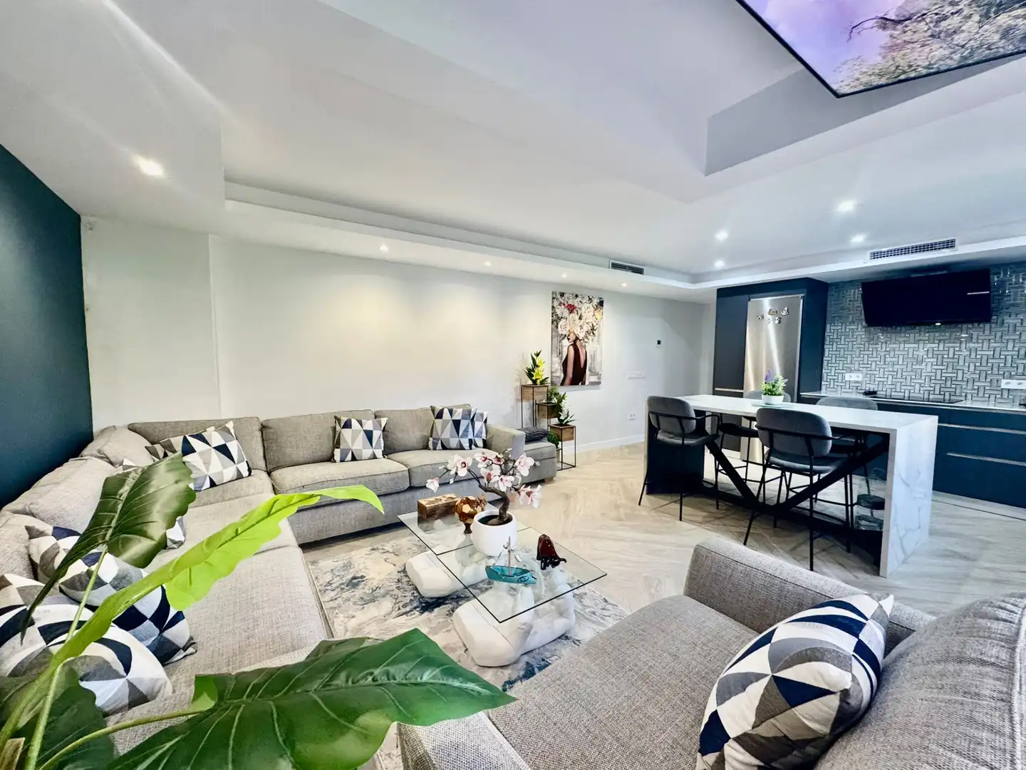 Sala de estar de Planta baja en venta en Fuengirola con Aire acondicionado, Parquet y Terraza