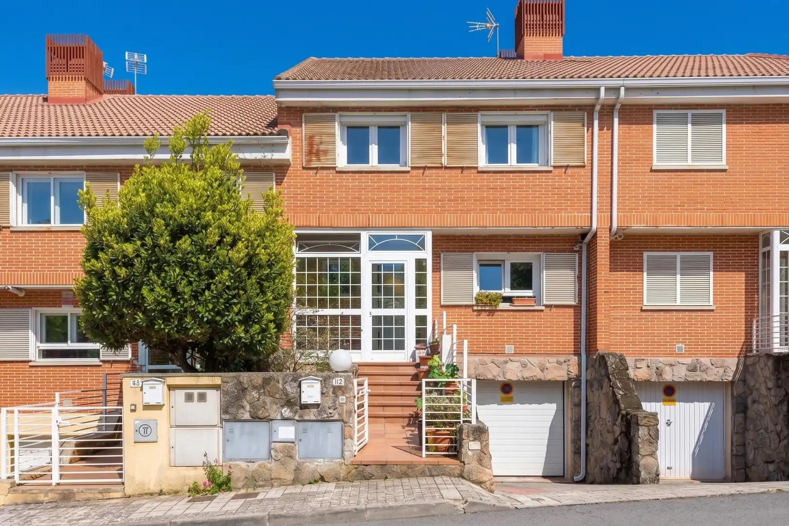 Casa adosada en venta en La Pizarra