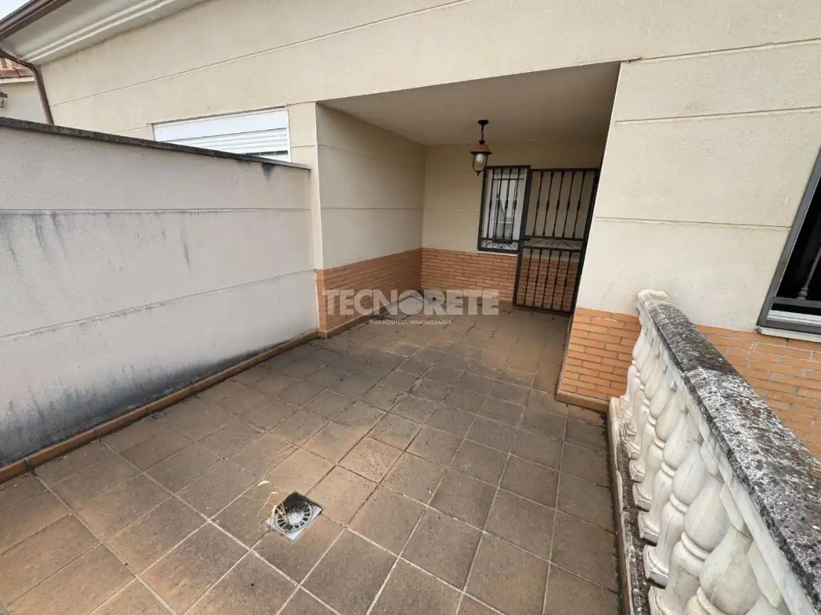 Casa aparellada amb terrassa en venda a Yunquera de Henares, imagen 40