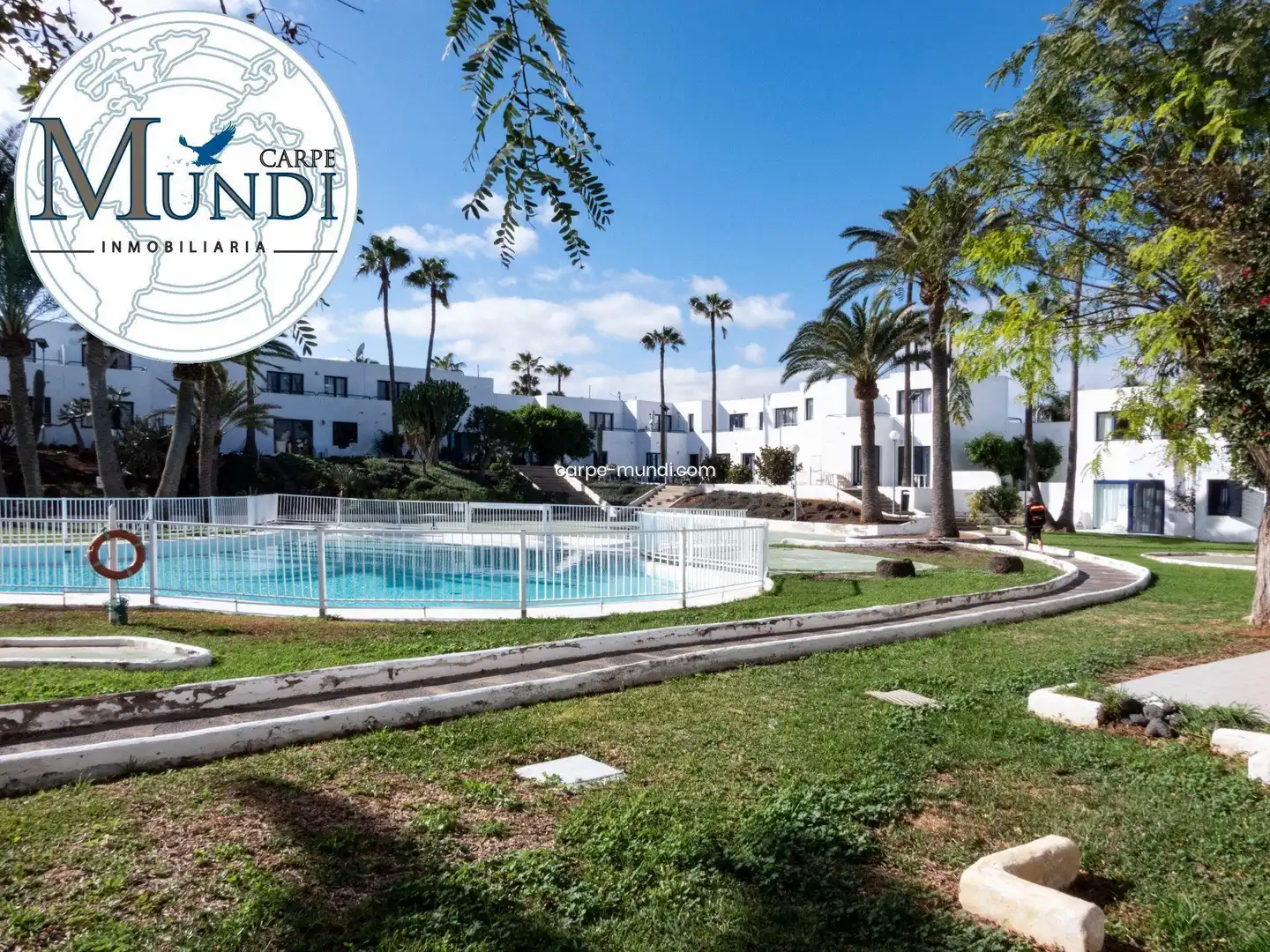 Vista exterior de Apartament en venda en La Oliva amb Terrassa i Piscina comunitària