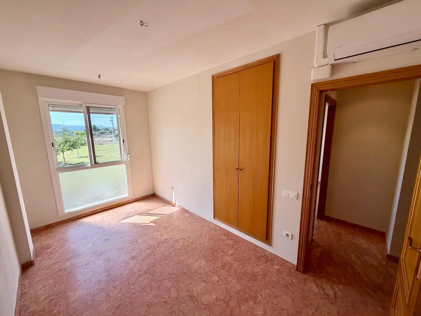 Schlafzimmer von Wohnung zum Verkauf in Almussafes mit Klimaanlage