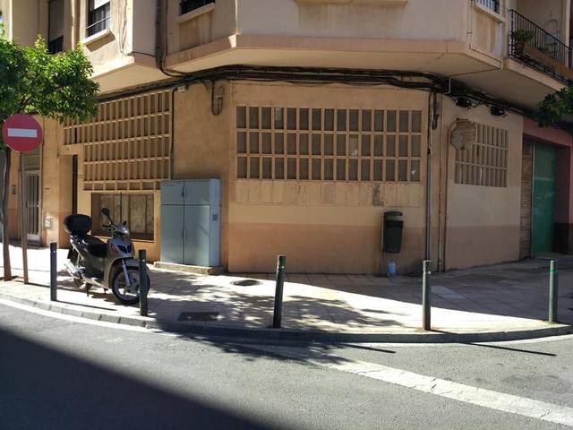 Local comercial en Venta en Calle Torreblanca, 22 en Zona Avenida del Mar