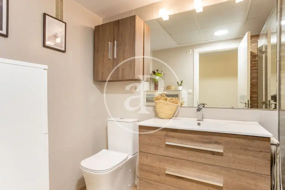 Bathroom of Flat for sale in Valencia  with Air Conditioner, Heating and Private garden