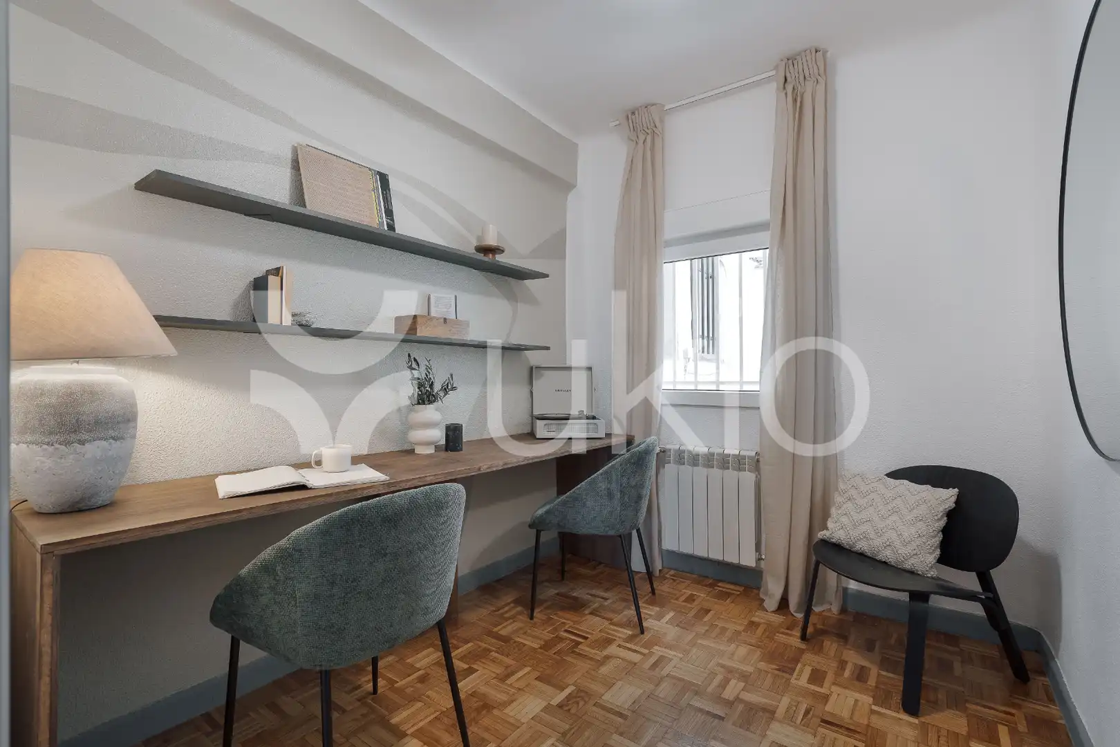 Dormitori de Apartament de lloguer en Madrid amb Aire condicionat, Calefacció i Terrassa