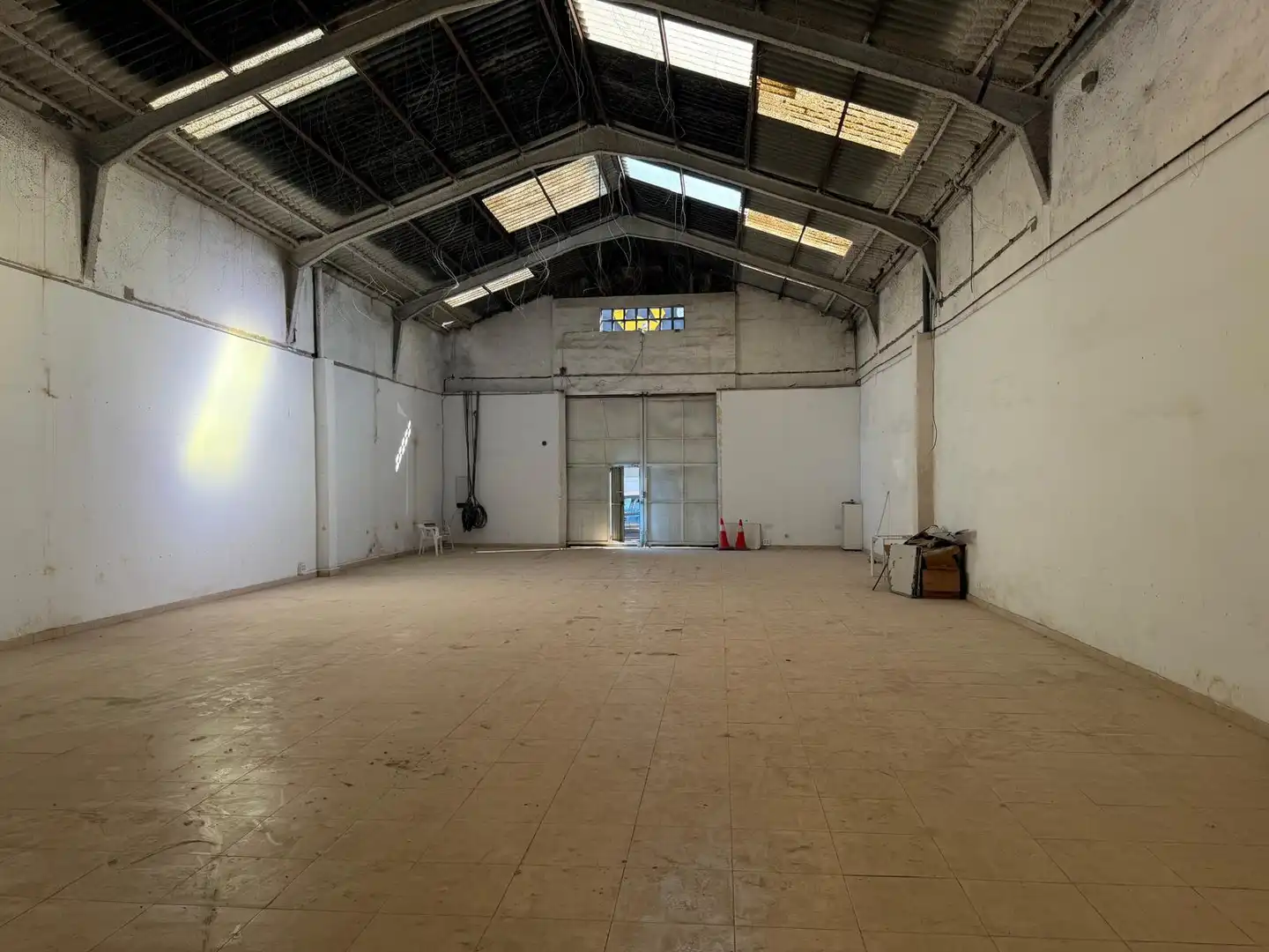 Nave industrial de alquiler en Manises con Calefacción y Alarma