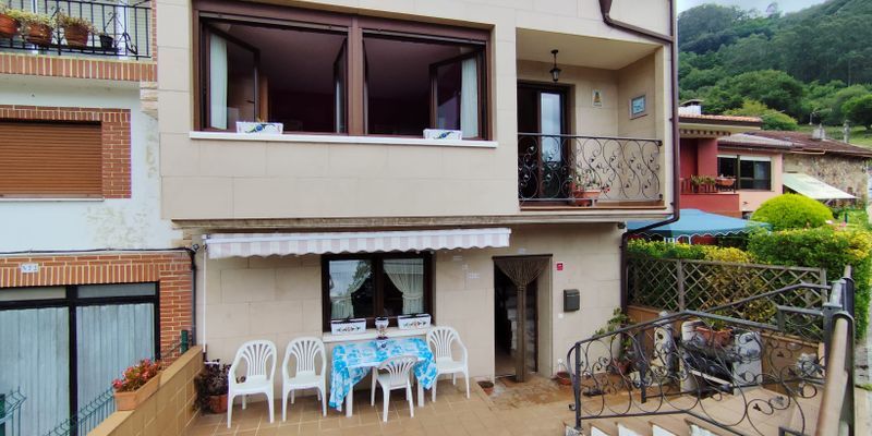 Terrassa de Casa adosada en venda en Ampuero amb Terrassa, Traster i Moblat