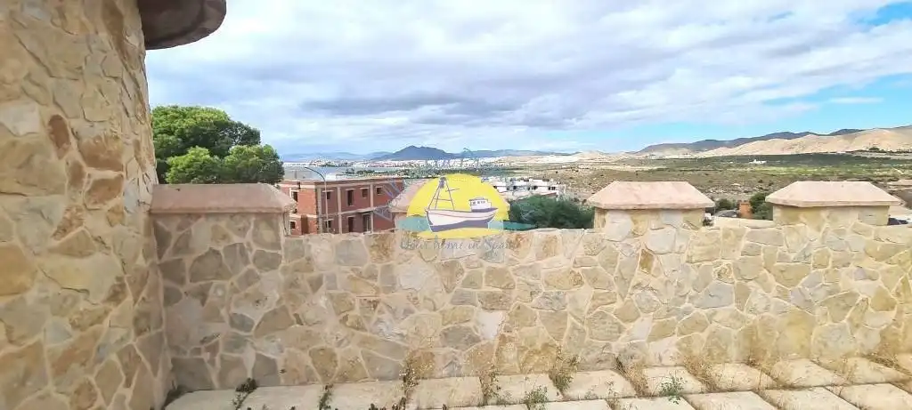 Country house zum Verkauf in Cartagena mit Privatgarten, Schwimmbad und Möbliert