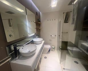 Bathroom of Flat to rent in  Granada Capital  with Air Conditioner and Balcony