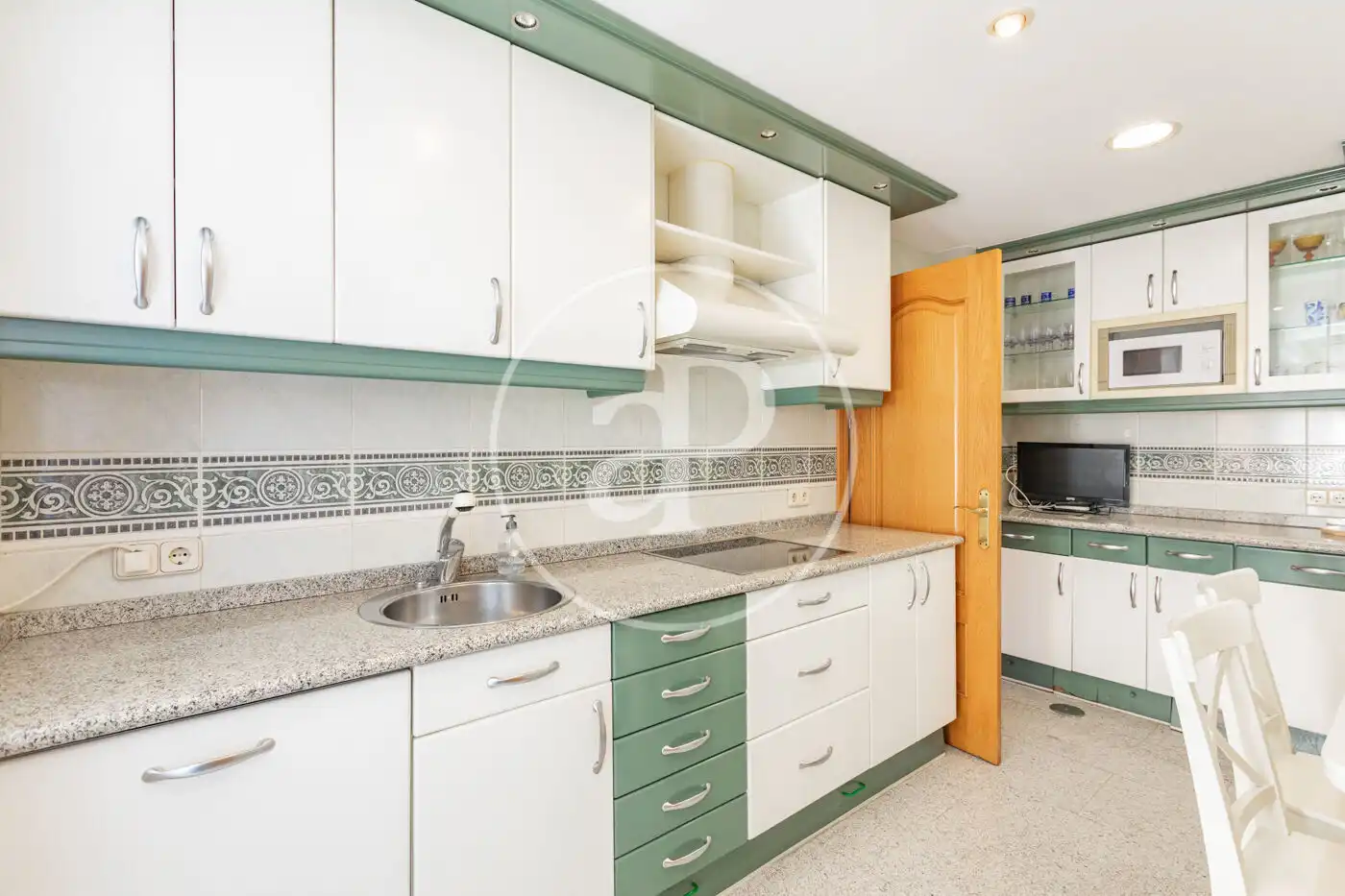 Kitchen of Flat for rent in Madrid  with Air Conditioner, Heating and Private garden