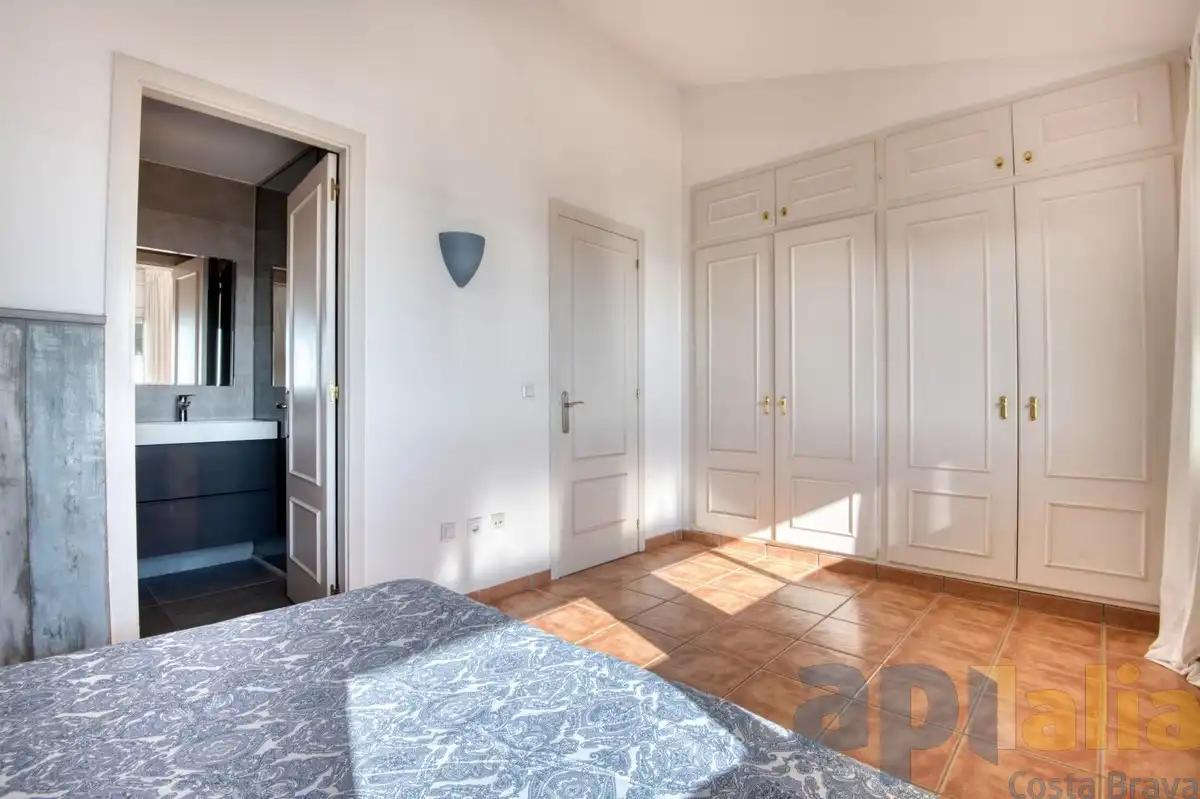 Dormitori de Casa adosada en venda en Sant Feliu de Guíxols amb Calefacció, Jardí privat i Terrassa