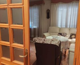 Sala d'estar de Pis en venda en Lucena amb Aire condicionat, Terrassa i Piscina