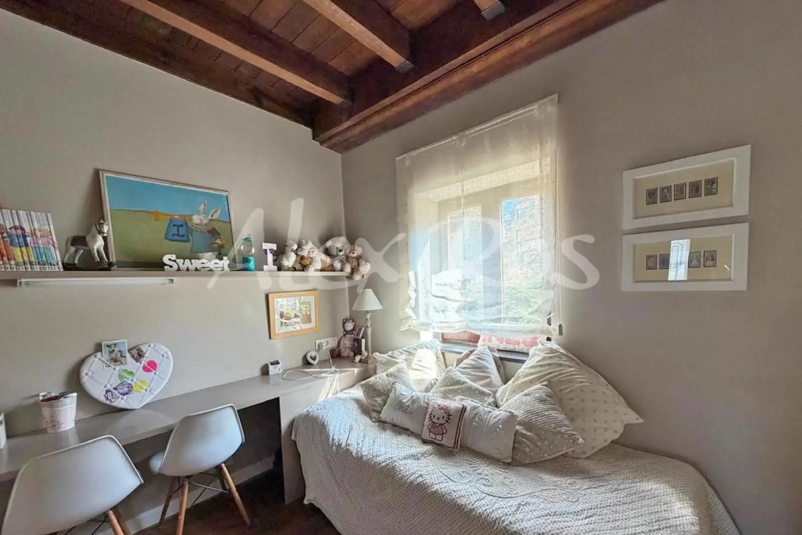 Dormitori de Casa o xalet en venda en Isòvol amb Calefacció, Terrassa i Traster