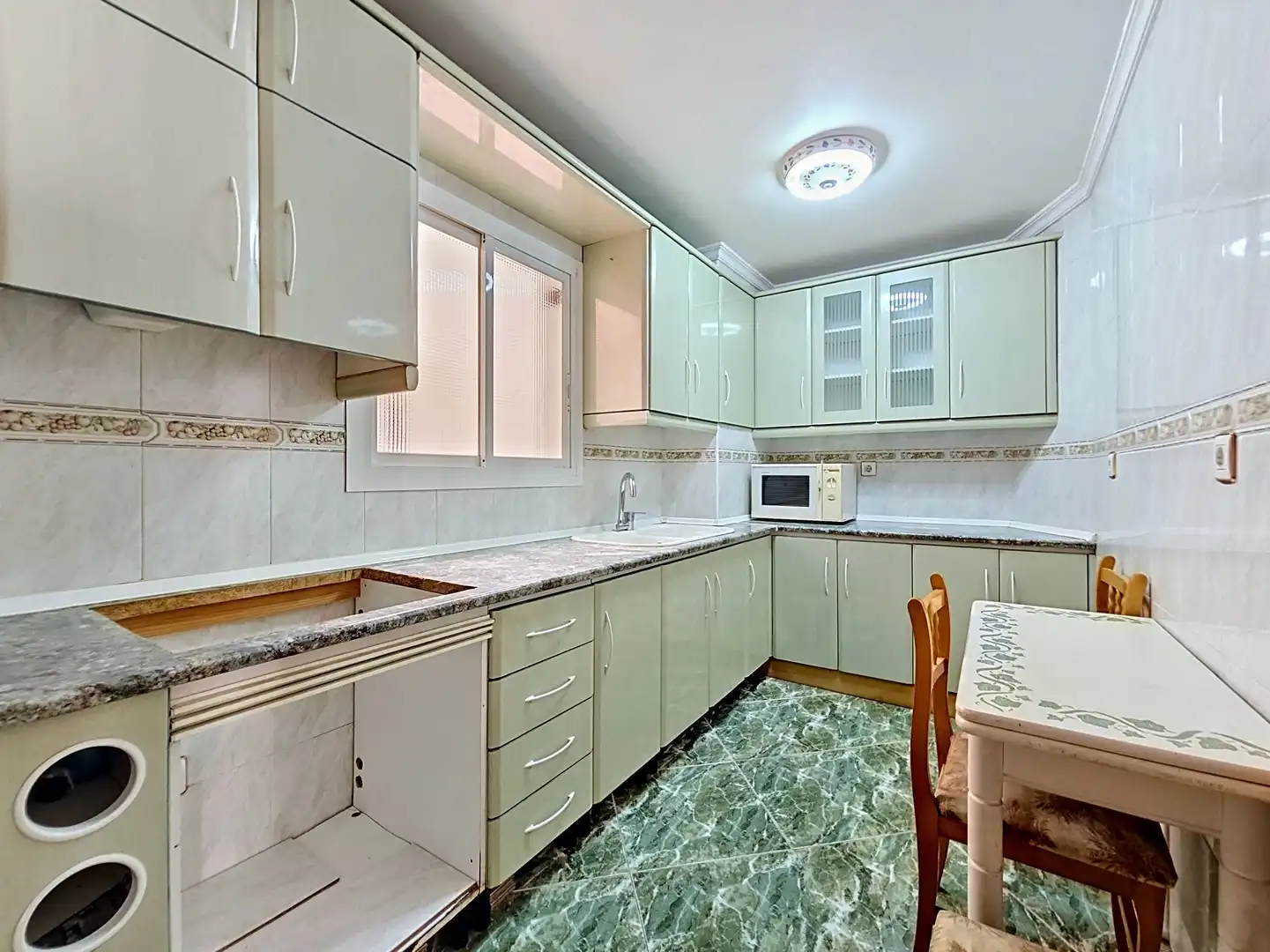 Kitchen of Flat for sale in Granada  with Heating